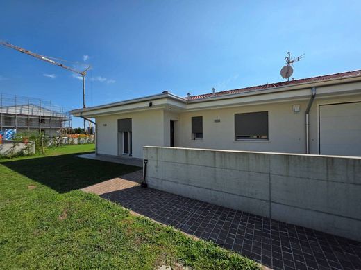 Maison de luxe à vendre à Fontanafredda, 415 000 €, Photo 4