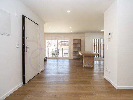 Appartement de luxe à vendre à Charneca de Caparica, 470 000 €, Photo 4
