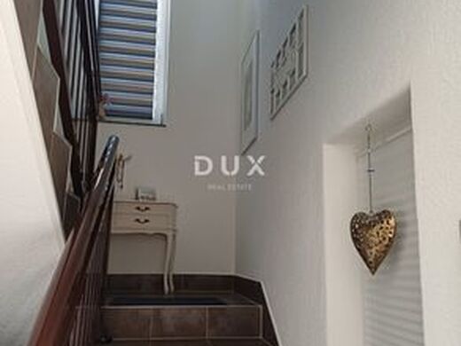 Maison de luxe à vendre à Jasenice, 580 000 €, Photo 4