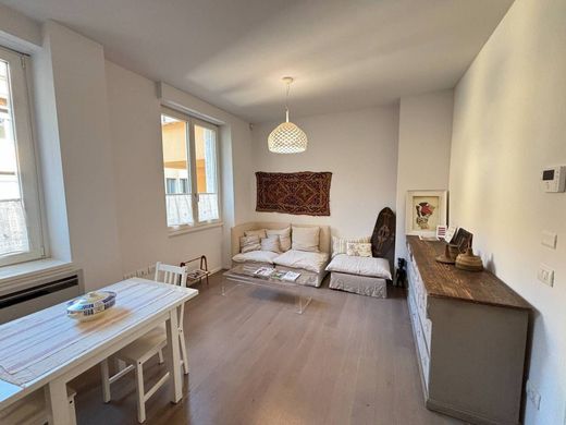 Luxury Apartment for sale in Milan, 400 000 €, Photo 3
