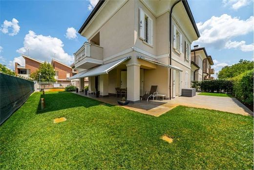 Luxury House for sale in Carpi Centro, 675 000 €, Photo 4