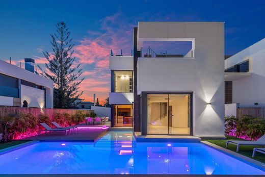 Maison de luxe à vendre à Torrevieja, 670 000 €, Photo 2