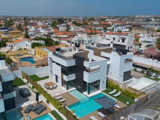Maison de luxe à vendre à Torrevieja, 670 000 €, Photo 3