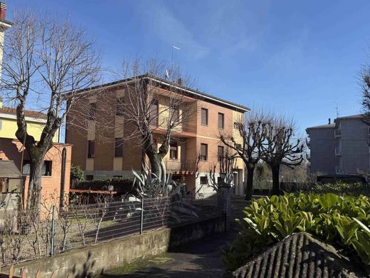 Maison de luxe à vendre à Modena, 584 000 €, Photo 2
