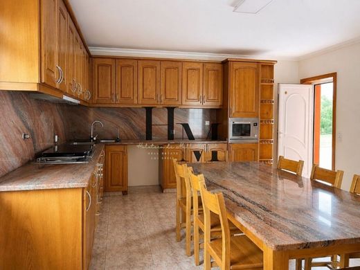 Luxury House for sale in Santa Maria Da Feira, 475 000 €, Photo 2