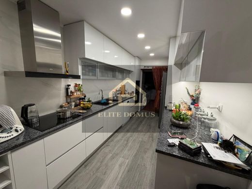 Luxury Apartment for sale in Odivelas, 440 000 €, Photo 2