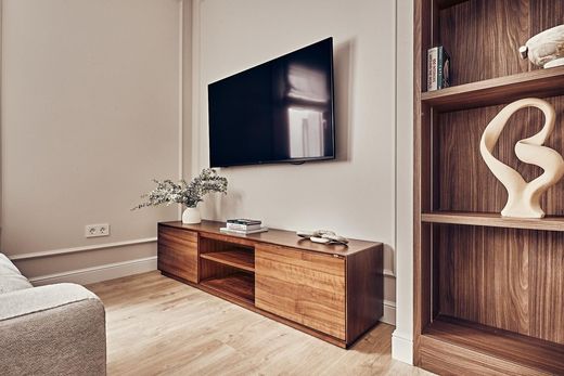 Luxury Apartment for sale in Madrid, 959 000 €, Photo 2