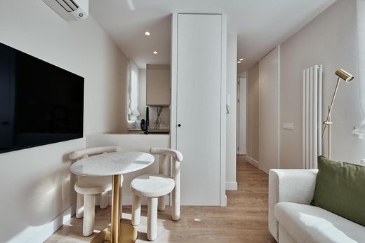 Luxury Apartment for sale in Madrid, 729 000 €, Photo 3