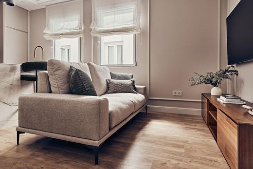 Luxury Apartment for sale in Madrid, 959 000 €, Photo 3