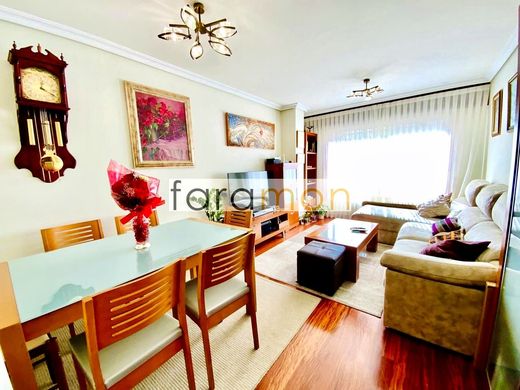Luxury Apartment for sale in Vigo, 469 000 €, Photo 1