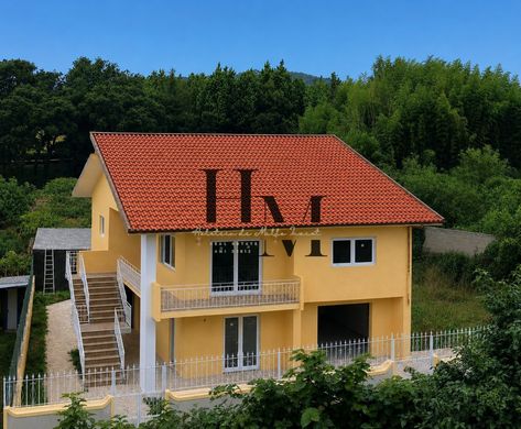 Luxury House for sale in Santa Maria Da Feira, 495 000 €, Photo 2