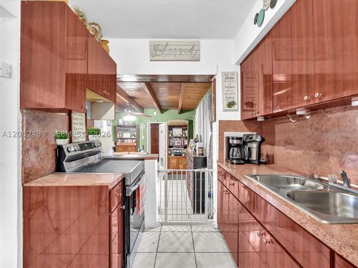 Luxury House for sale in Cenon, 578 051 €, Photo 2