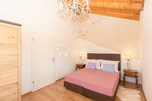 Maison de luxe à vendre à Žminj, 450 000 €, Photo 4