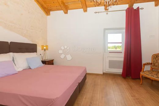 Maison de luxe à vendre à Žminj, 450 000 €, Photo 5