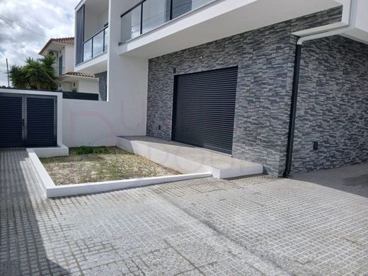 Maison de luxe à vendre à Seixal, 585 000 €, Photo 1