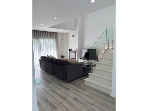 Luxury House for sale in Seixal, 560 000 €, Photo 7