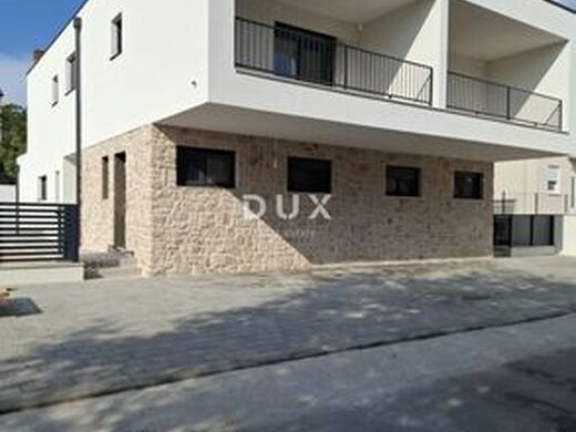 Luxury House for sale in Umag, 530 000 €, Photo 2