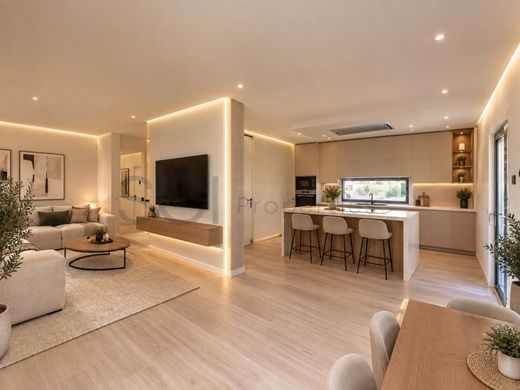 Maison de luxe à vendre à Seixal, 690 000 €, Photo 2