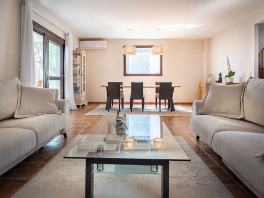 Luxury House for sale in El Paraíso, 739 000 €, Photo 4