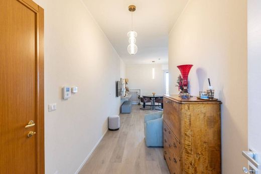 Luxury Apartment for sale in Cesena, 595 000 €, Photo 2