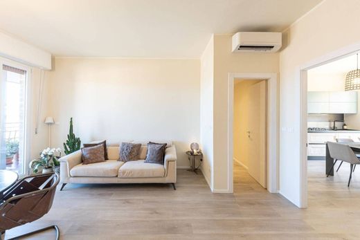 Luxury Apartment for sale in Cesena, 595 000 €, Photo 6