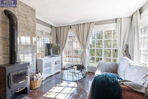 Maison de luxe à vendre à Zubia, 485 000 €, Photo 2