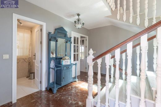 Maison de luxe à vendre à Zubia, 485 000 €, Photo 3