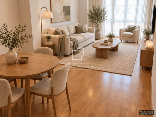Luxury Apartment for sale in Madrid, 870 000 €, Photo 2