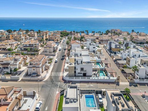 Luxury House for sale in Torrevieja, 749 900 €, Photo 2