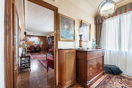Luxury Apartment for sale in Madrid, 635 000 €, Photo 2