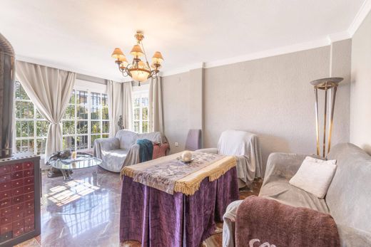 Maison de luxe à vendre à Zubia, 485 000 €, Photo 3