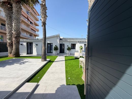 Maison de luxe à vendre à Torrevieja, 749 000 €, Photo 3
