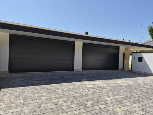 Luxury House for sale in Bari, 950 000 €, Photo 3