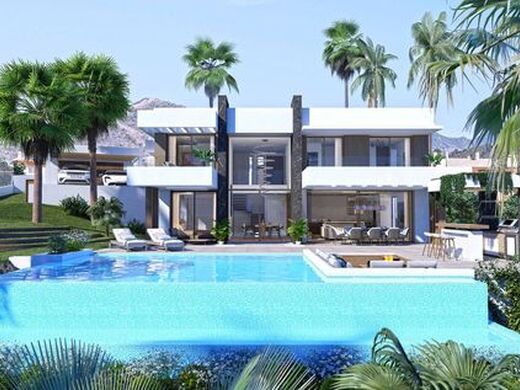 Maison de luxe à vendre à Marbella, 1 200 000 €, Photo 1