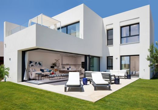 Maison de luxe à vendre à Marbella, 728 500 €, Photo 1