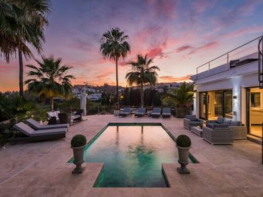 Luxury House for sale in Marbella, 2 850 000 €, Photo 1