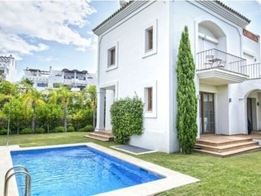 Luxury House for sale in Marbella, 815 000 €, Photo 1