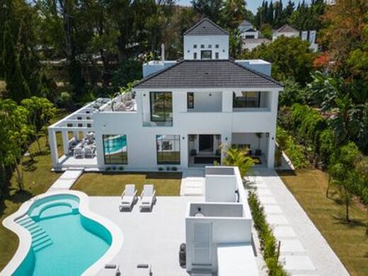 Luxury House for sale in Marbella, 3 350 000 €, Photo 1