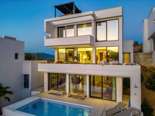 Maison de luxe à vendre à Marbella, 800 000 €, Photo 1