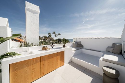 Luxury House for sale in Marbella, 2 150 000 €, Photo 1