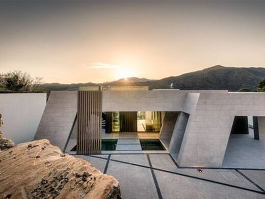 Luxury House for sale in Marbella, 5 200 000 €, Photo 1