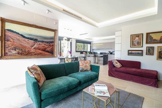 Luxury House for sale in Marbella, 1 485 000 €, Photo 2