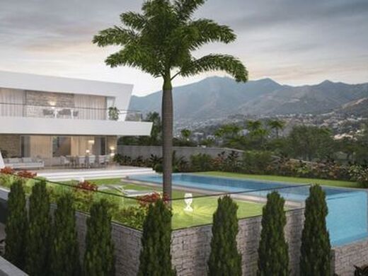 Luxury House for sale in Marbella, 1 100 000 €, Photo 2