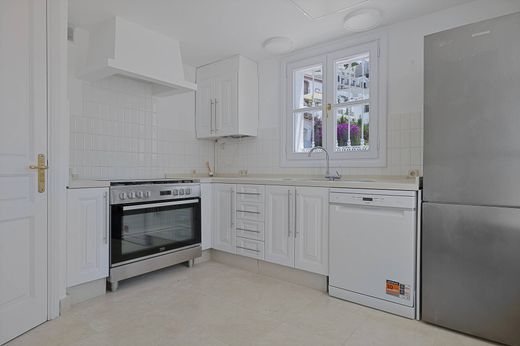Maison de luxe à vendre à Marbella, 570 000 €, Photo 2