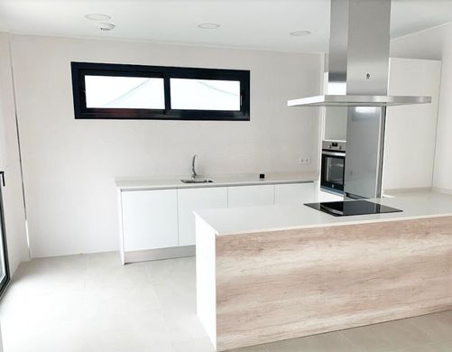 Luxury House for sale in Marbella, 645 000 €, Photo 3