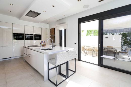 Luxury House for sale in Marbella, 2 690 000 €, Photo 4