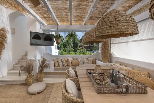 Luxury House for sale in Marbella, 2 695 000 €, Photo 2