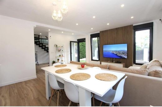 Luxury House for sale in Benidorm, 490 000 €, Photo 3