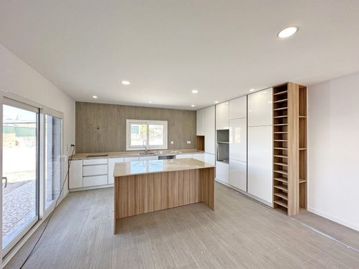 Maison de luxe à vendre à Seixal, 560 000 €, Photo 4