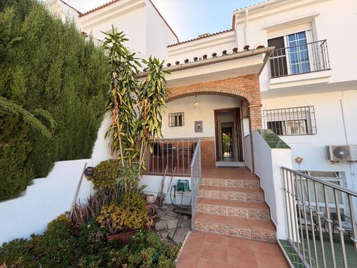 Maison de luxe à vendre à Fuengirola, 470 000 €, Photo 2